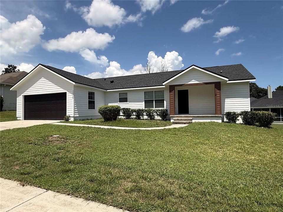 For Rent: $2,350 (3 beds, 2 baths, 1334 Square Feet)