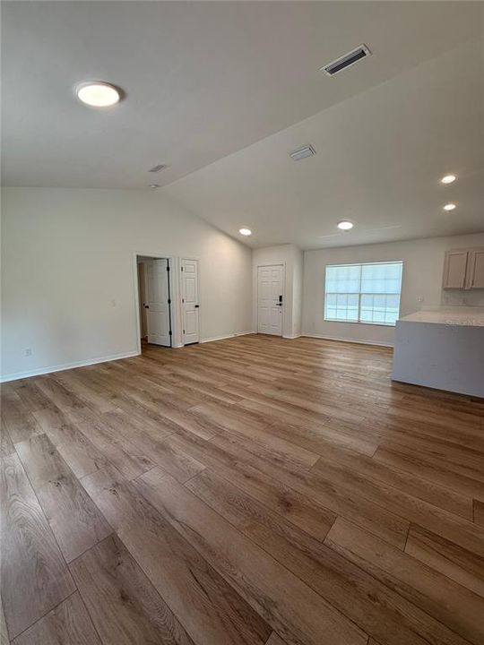 For Rent: $2,350 (3 beds, 2 baths, 1334 Square Feet)