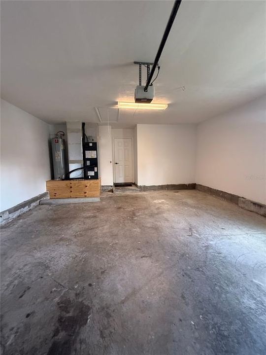 For Rent: $2,350 (3 beds, 2 baths, 1334 Square Feet)