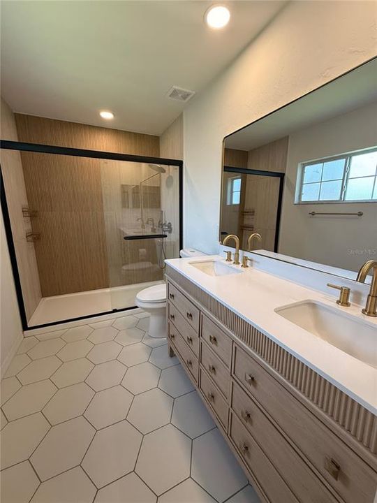 For Rent: $2,350 (3 beds, 2 baths, 1334 Square Feet)