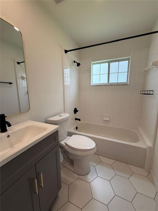 For Rent: $2,350 (3 beds, 2 baths, 1334 Square Feet)