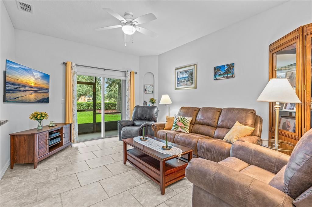 For Sale: $249,999 (3 beds, 2 baths, 1288 Square Feet)