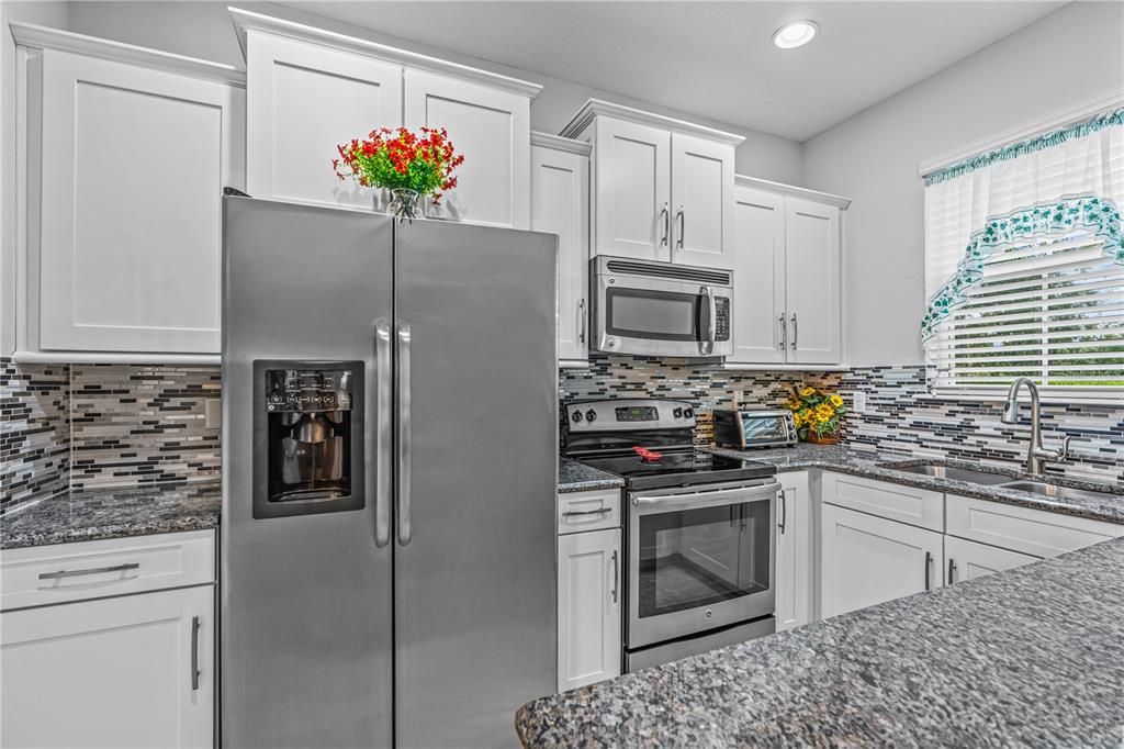 For Sale: $249,999 (3 beds, 2 baths, 1288 Square Feet)