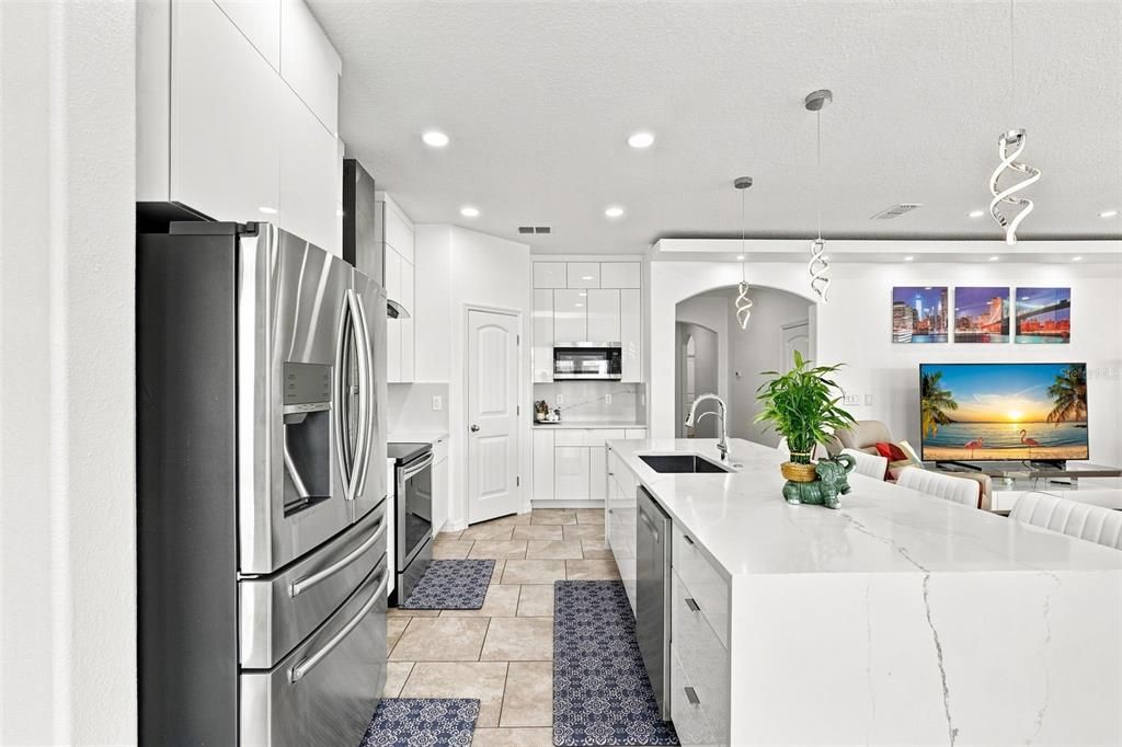 En Venta: $579,000 (4 camas, 3 baños, 2105 Pies cuadrados)
