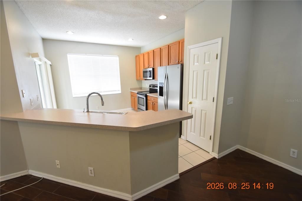 For Rent: $2,895 (3 beds, 2 baths, 1618 Square Feet)