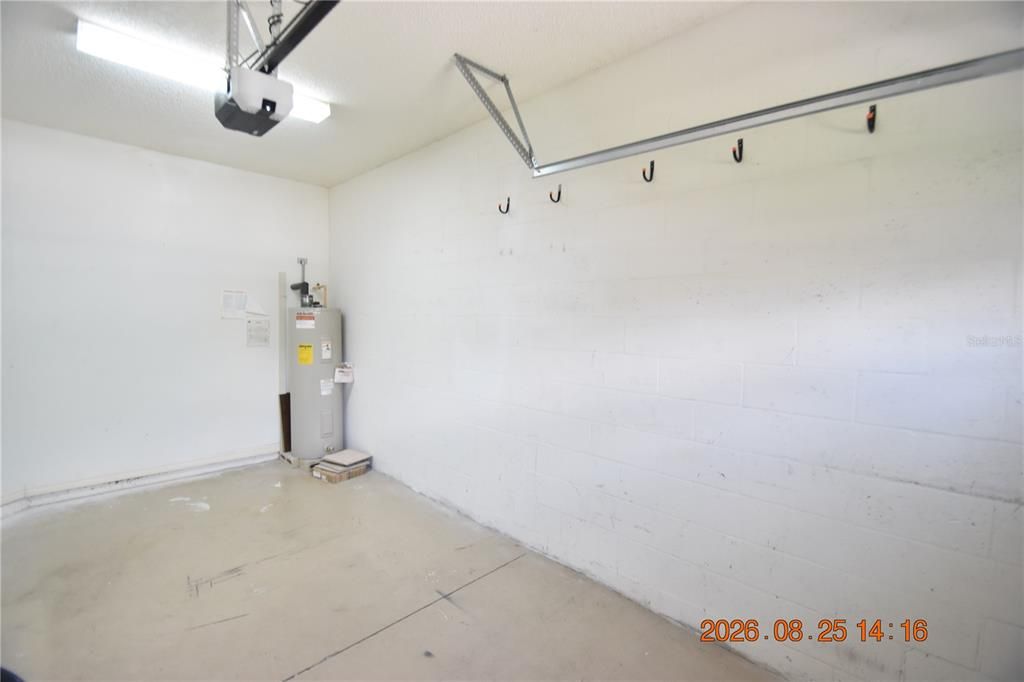 For Rent: $2,895 (3 beds, 2 baths, 1618 Square Feet)