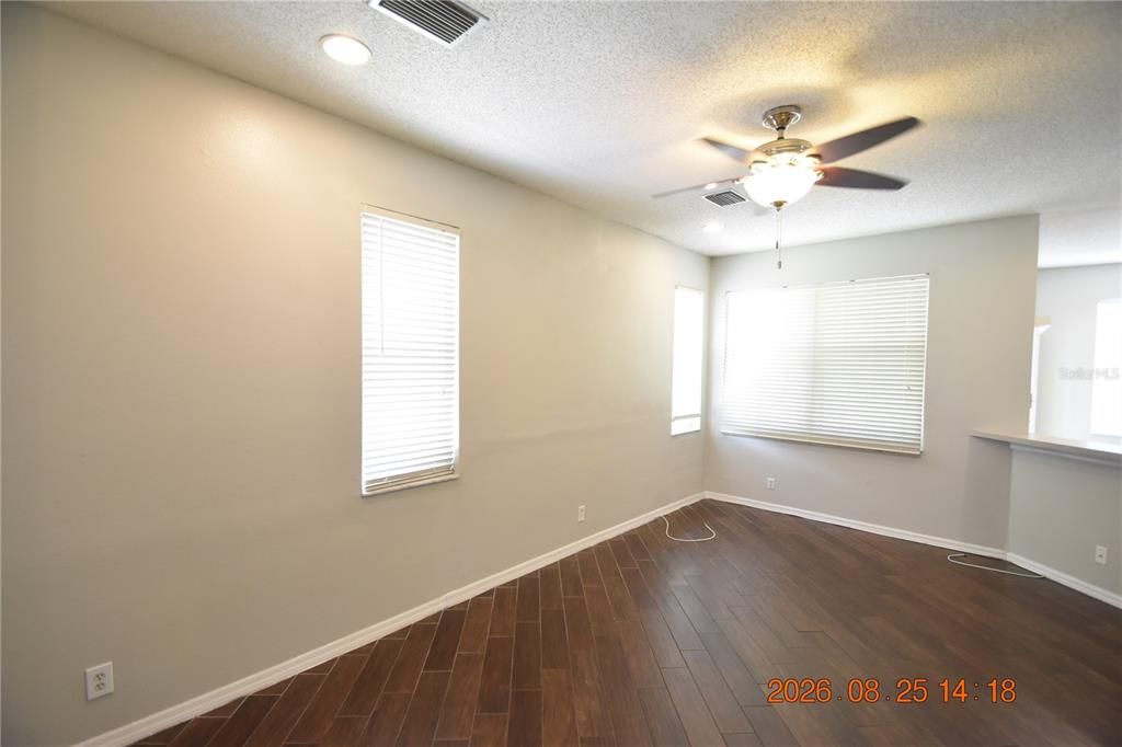 For Rent: $2,895 (3 beds, 2 baths, 1618 Square Feet)