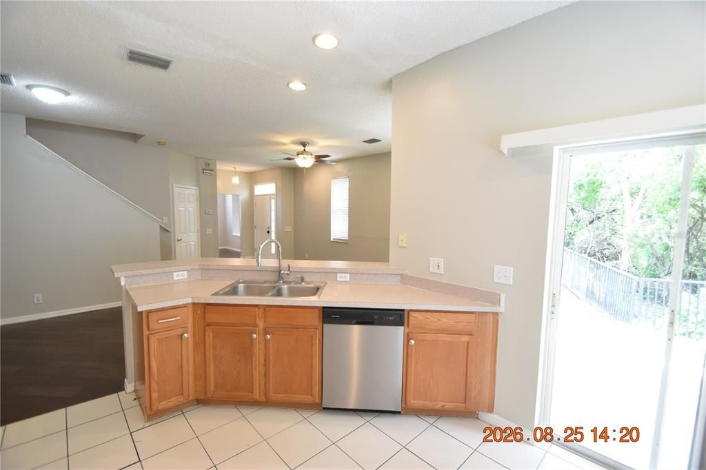 For Rent: $2,895 (3 beds, 2 baths, 1618 Square Feet)