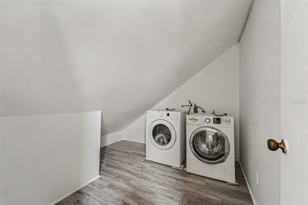 На продажу: $129,000 (2 спален, 1 ванн, 1012 Квадратных фут)
