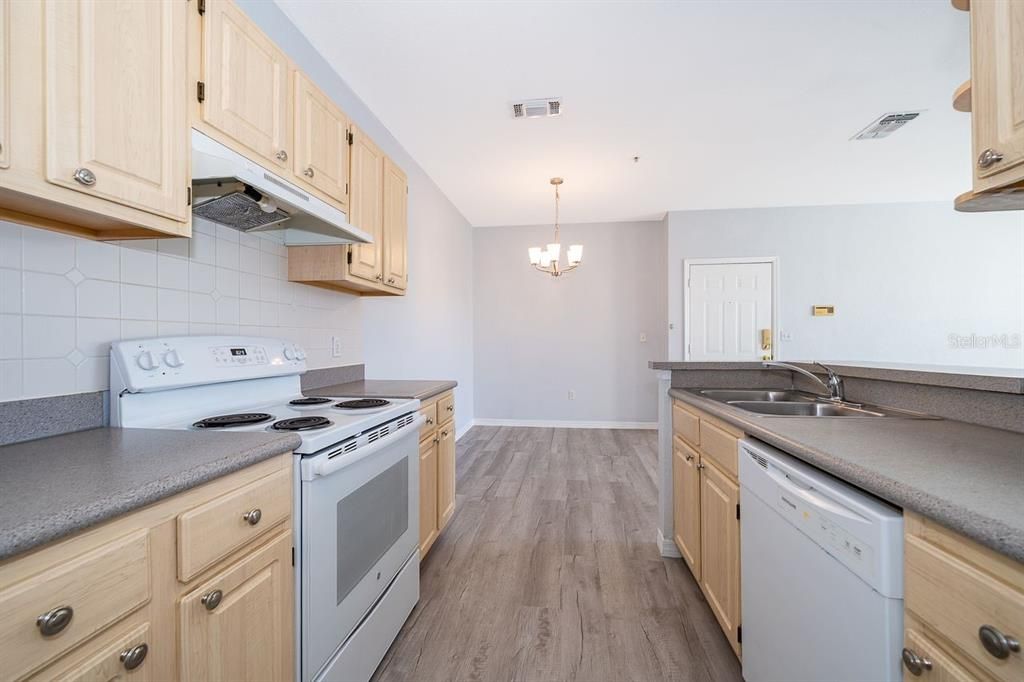 В аренду: $1,375 (1 спален, 1 ванн, 712 Квадратных фут)