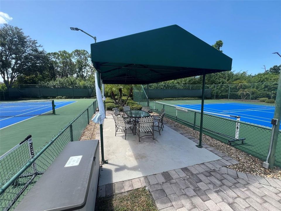 For Rent: $1,799 (3 beds, 2 baths, 1383 Square Feet)