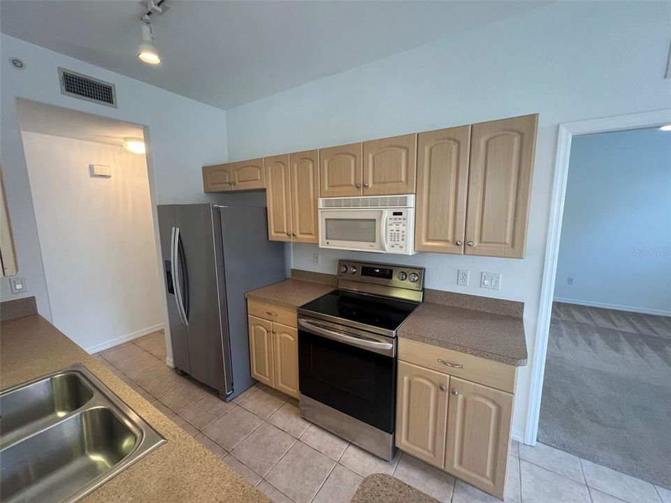 For Rent: $1,799 (3 beds, 2 baths, 1383 Square Feet)