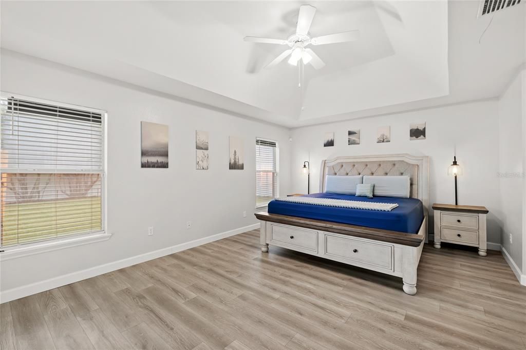 For Sale: $370,000 (3 beds, 2 baths, 2018 Square Feet)