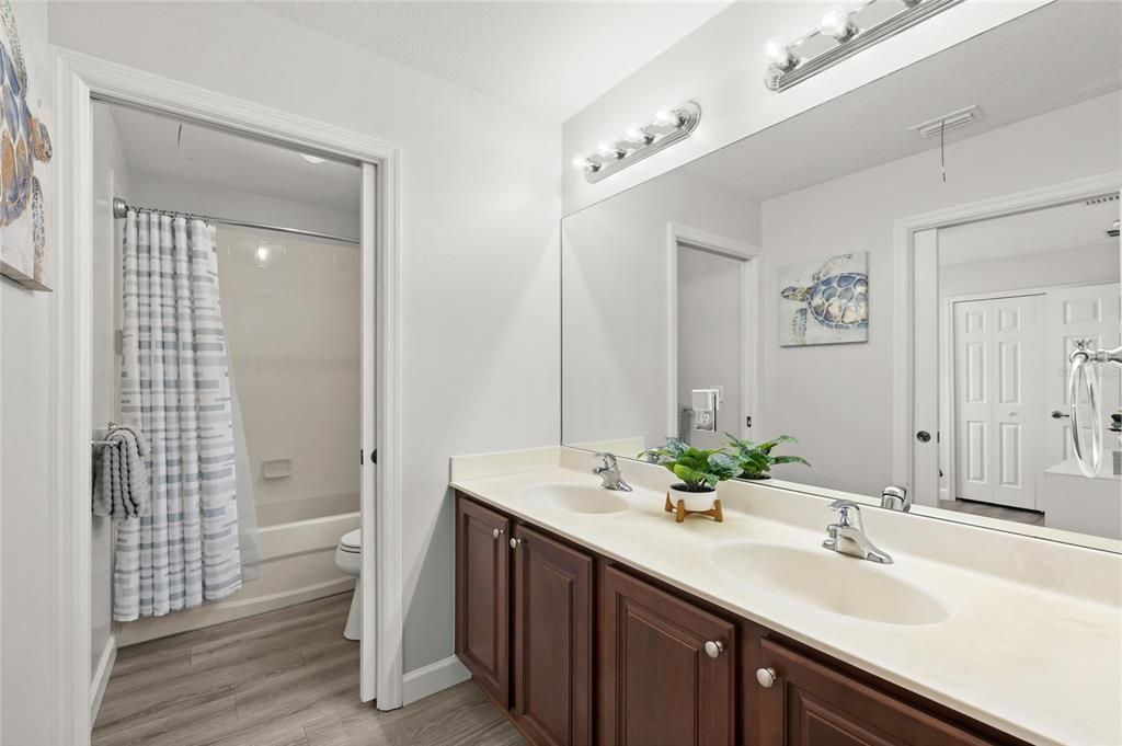 For Sale: $370,000 (3 beds, 2 baths, 2018 Square Feet)