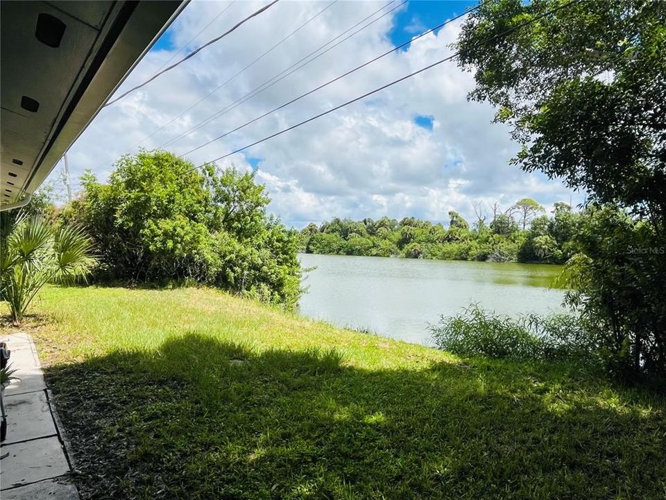 Active With Contract: $249,900 (2 beds, 2 baths, 1640 Square Feet)