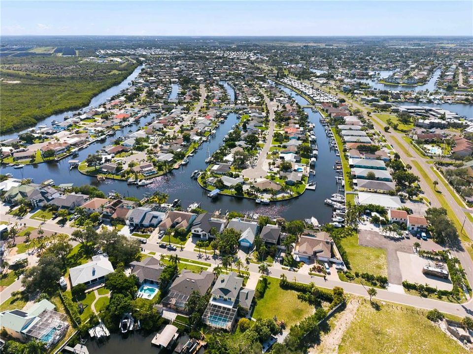 На продажу: $500,000 (3 спален, 2 ванн, 2069 Квадратных фут)
