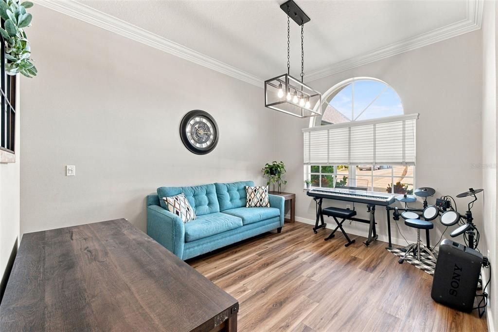 For Sale: $515,000 (5 beds, 3 baths, 2984 Square Feet)