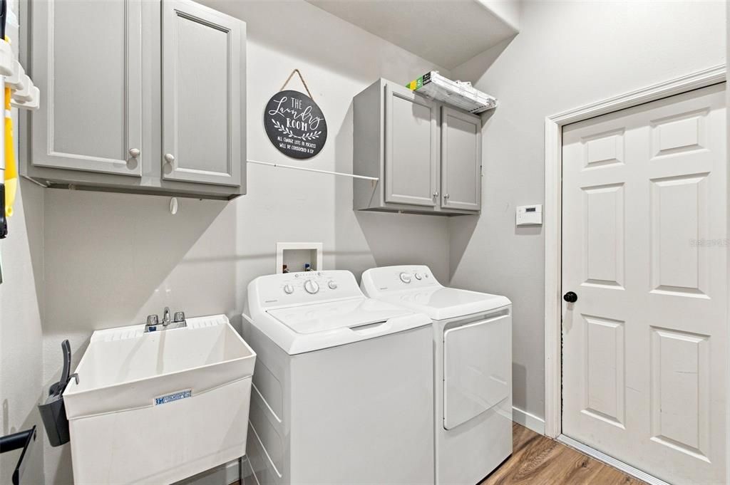 For Sale: $515,000 (5 beds, 3 baths, 2984 Square Feet)