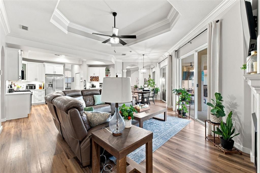 For Sale: $515,000 (5 beds, 3 baths, 2984 Square Feet)