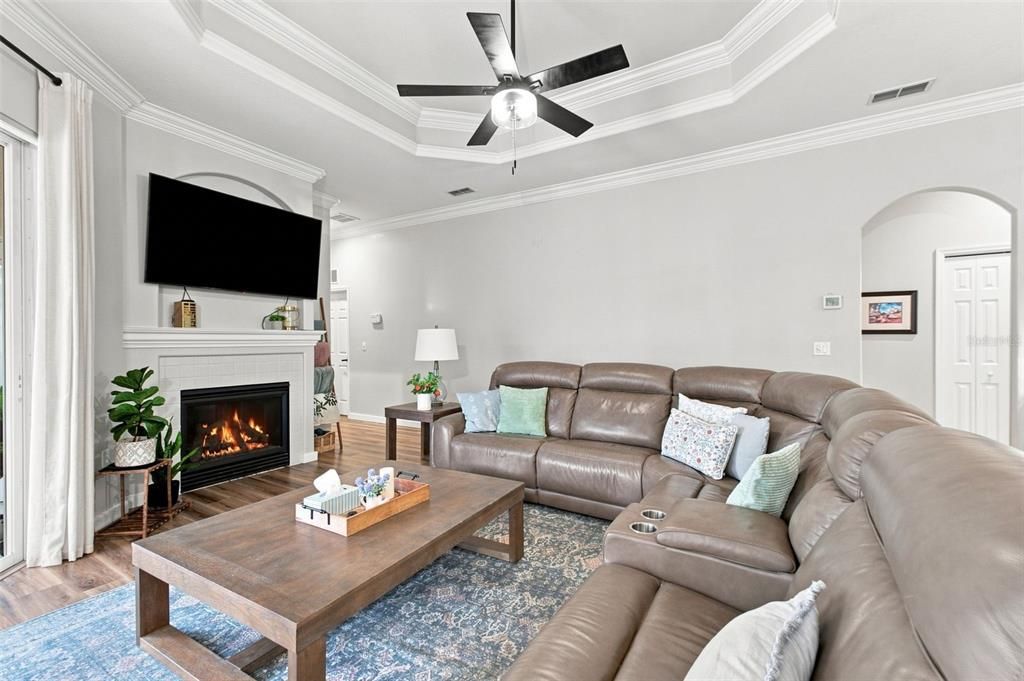 For Sale: $515,000 (5 beds, 3 baths, 2984 Square Feet)