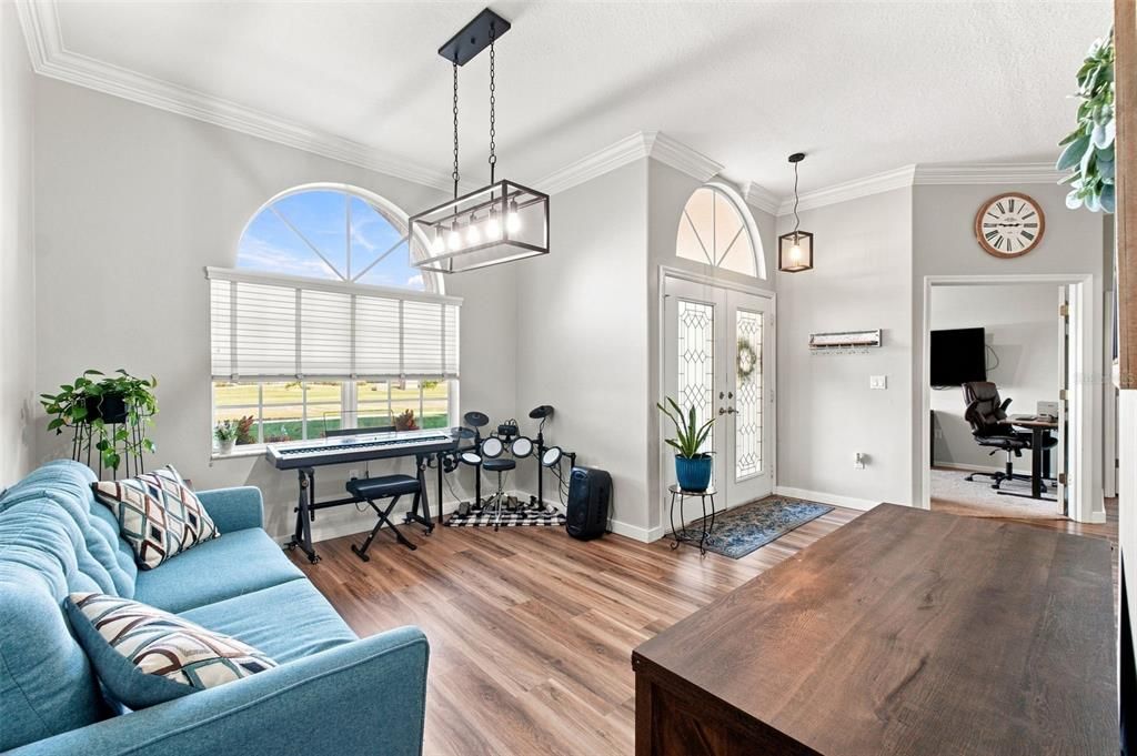 For Sale: $515,000 (5 beds, 3 baths, 2984 Square Feet)
