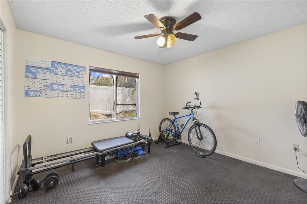 For Sale: $205,000 (2 beds, 2 baths, 1034 Square Feet)