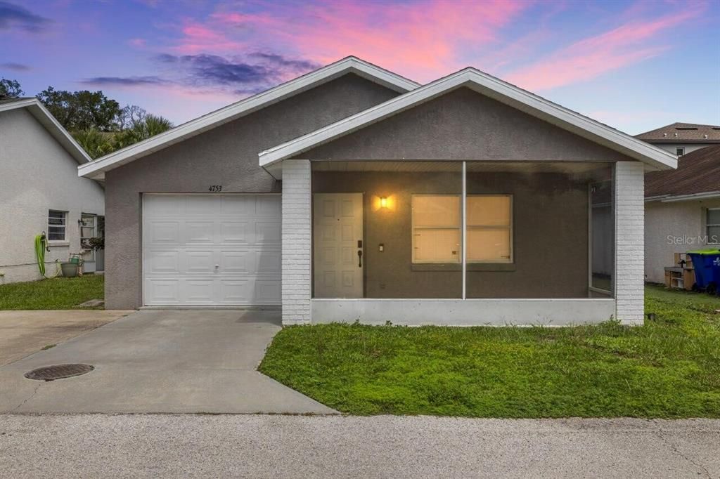 For Sale: $205,000 (2 beds, 2 baths, 1034 Square Feet)