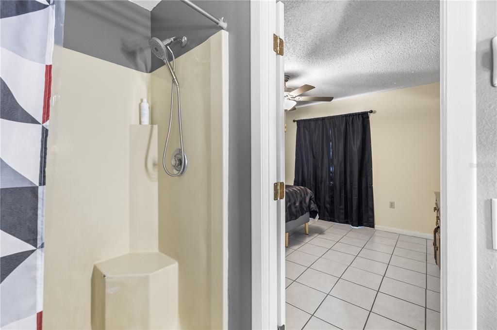 For Sale: $205,000 (2 beds, 2 baths, 1034 Square Feet)