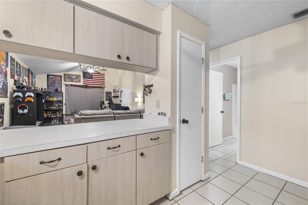 For Sale: $205,000 (2 beds, 2 baths, 1034 Square Feet)