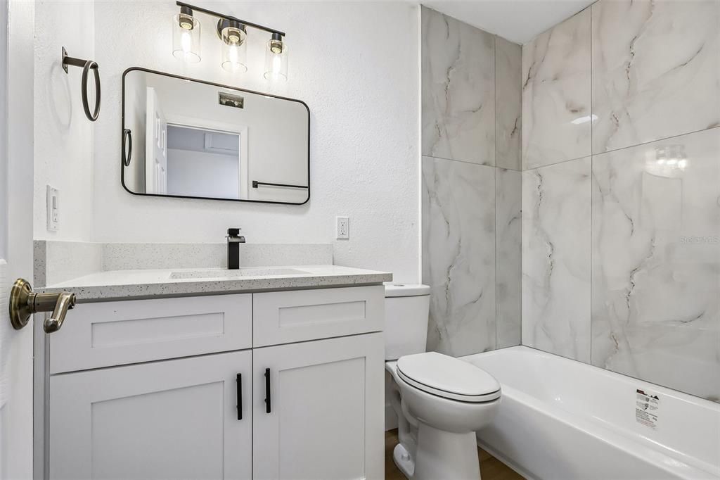 En Venta: $389,900 (4 camas, 2 baños, 2250 Pies cuadrados)