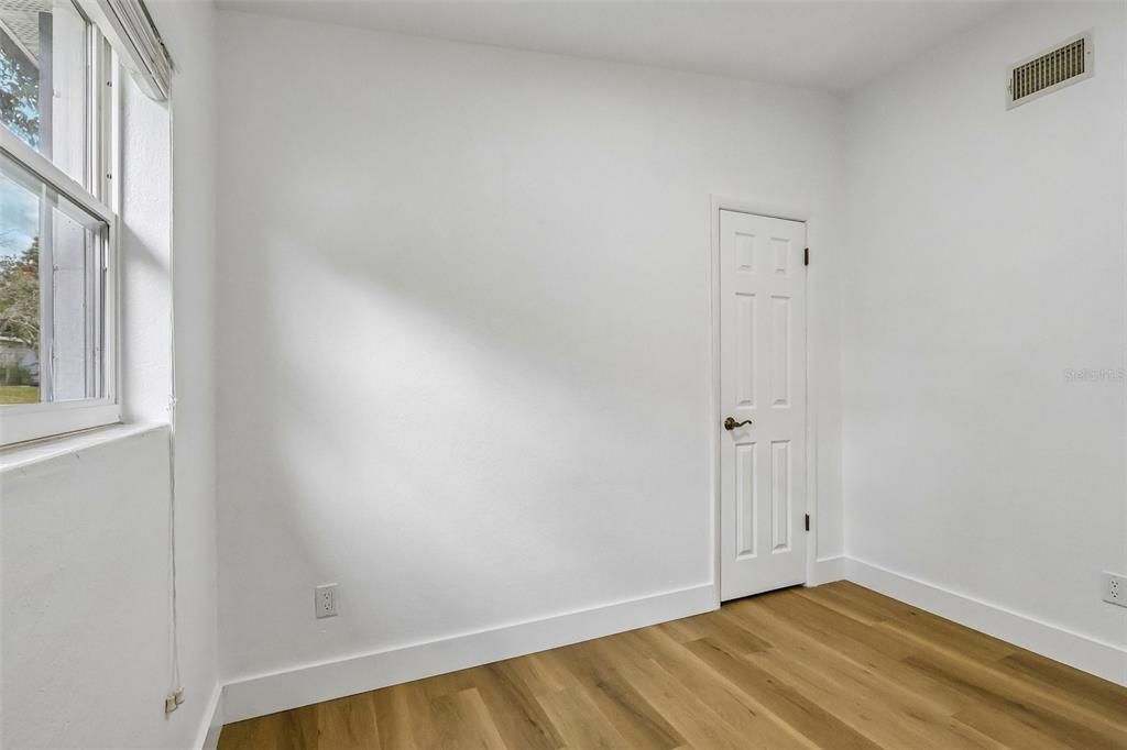 En Venta: $389,900 (4 camas, 2 baños, 2250 Pies cuadrados)