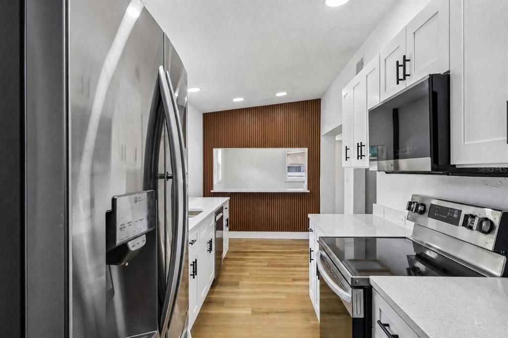 En Venta: $389,900 (4 camas, 2 baños, 2250 Pies cuadrados)