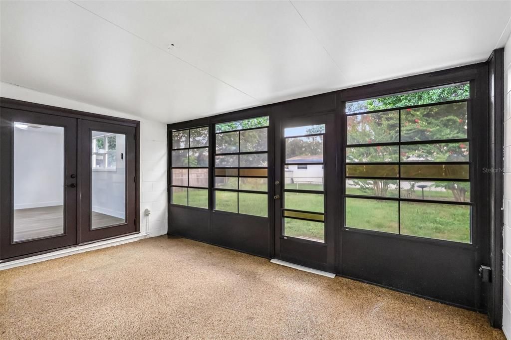 En Venta: $389,900 (4 camas, 2 baños, 2250 Pies cuadrados)