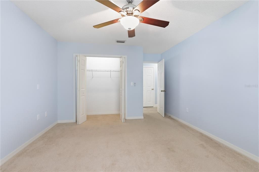 For Sale: $320,000 (3 beds, 2 baths, 1959 Square Feet)