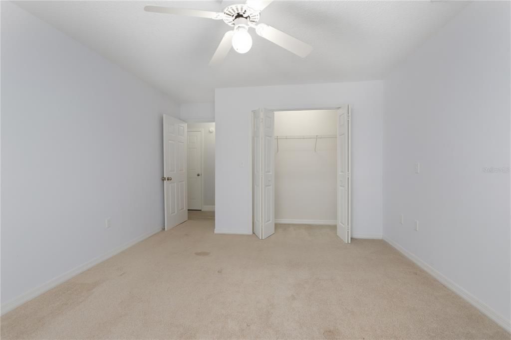 For Sale: $320,000 (3 beds, 2 baths, 1959 Square Feet)