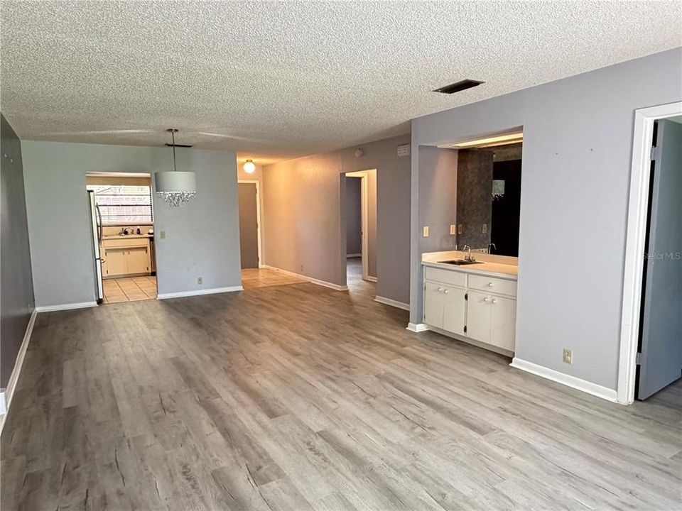 For Rent: $1,550 (2 beds, 2 baths, 1398 Square Feet)
