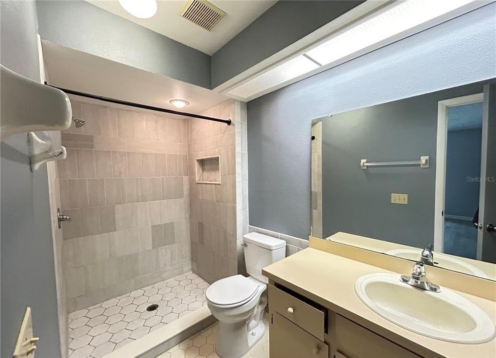 For Rent: $1,550 (2 beds, 2 baths, 1398 Square Feet)