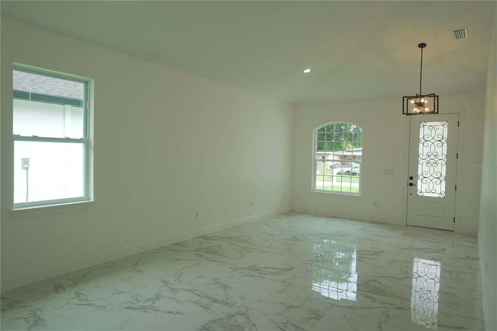 En Renta: $3,400 (4 camas, 2 baños, 2030 Pies cuadrados)