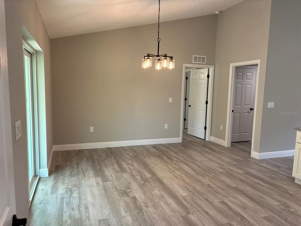 En Venta: $249,900 (3 camas, 2 baños, 1405 Pies cuadrados)