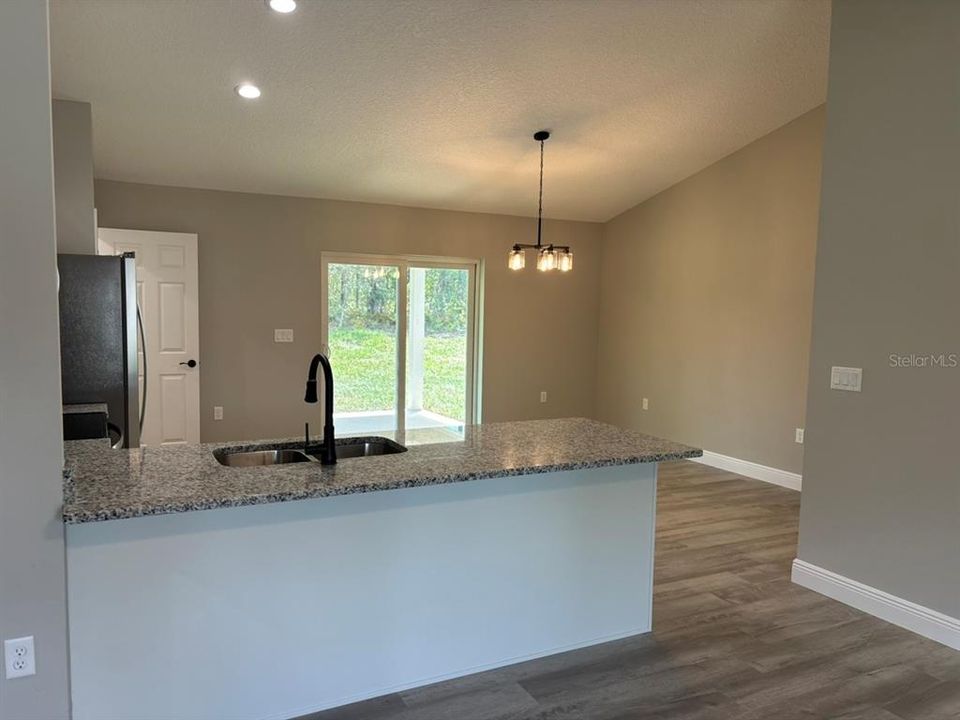 En Venta: $249,900 (3 camas, 2 baños, 1405 Pies cuadrados)