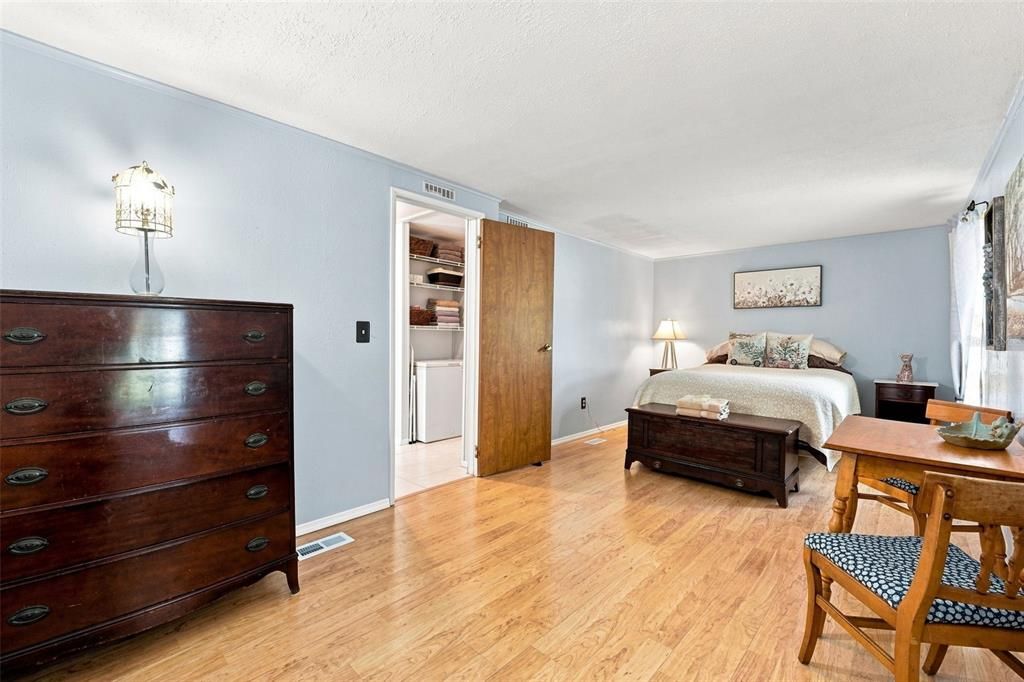 En Venta: $324,900 (2 camas, 2 baños, 1248 Pies cuadrados)