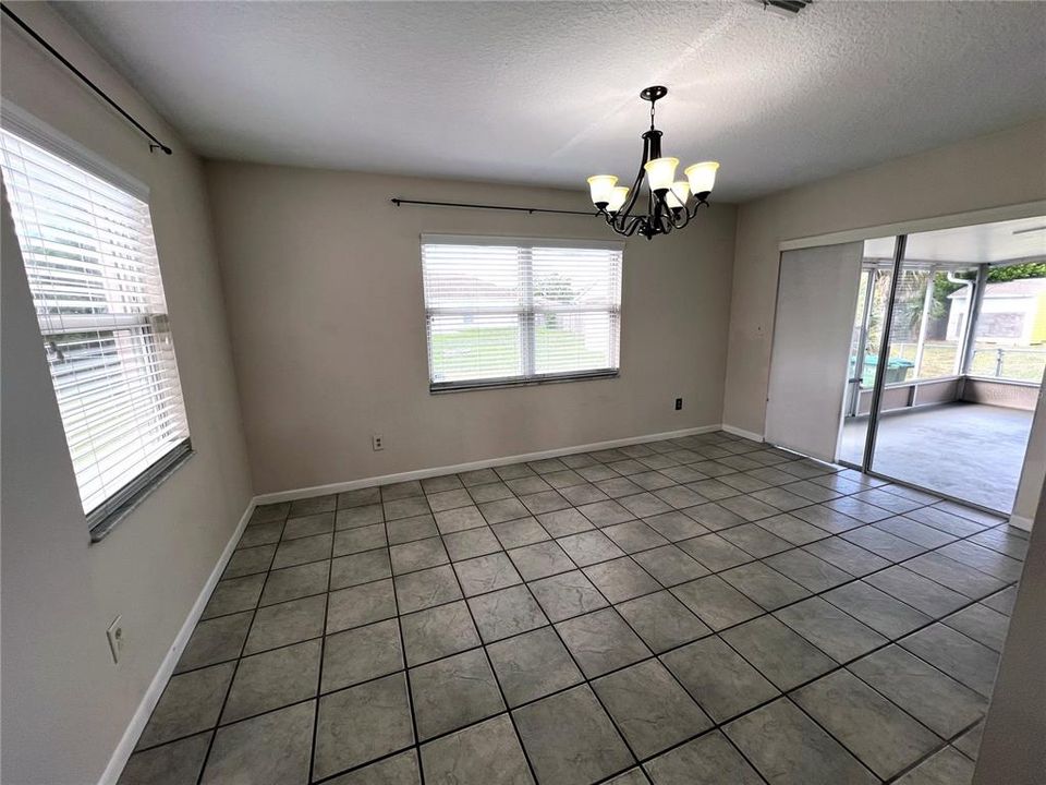 For Sale: $245,000 (3 beds, 1 baths, 1067 Square Feet)
