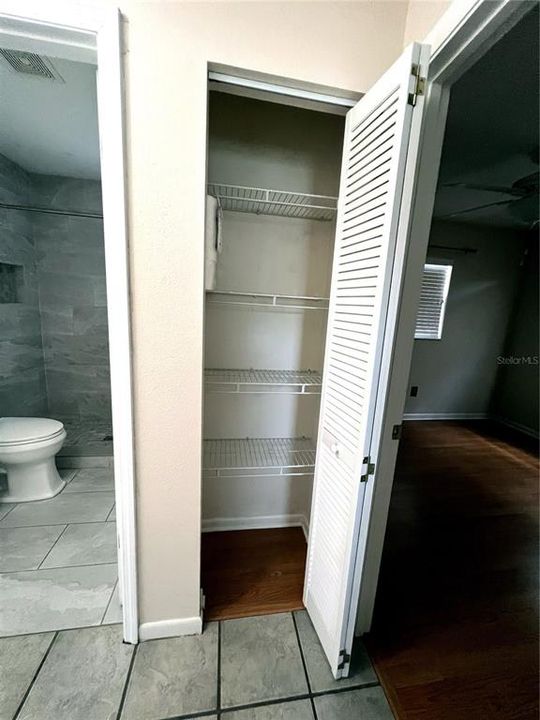 For Sale: $245,000 (3 beds, 1 baths, 1067 Square Feet)