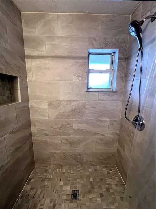 For Sale: $245,000 (3 beds, 1 baths, 1067 Square Feet)