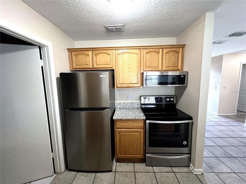 For Sale: $245,000 (3 beds, 1 baths, 1067 Square Feet)