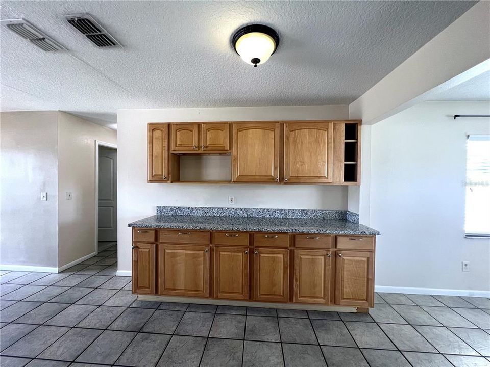 For Sale: $245,000 (3 beds, 1 baths, 1067 Square Feet)