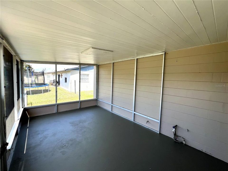 For Sale: $245,000 (3 beds, 1 baths, 1067 Square Feet)