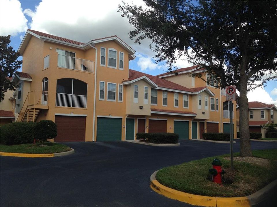 For Rent: $1,700 (2 beds, 2 baths, 1174 Square Feet)
