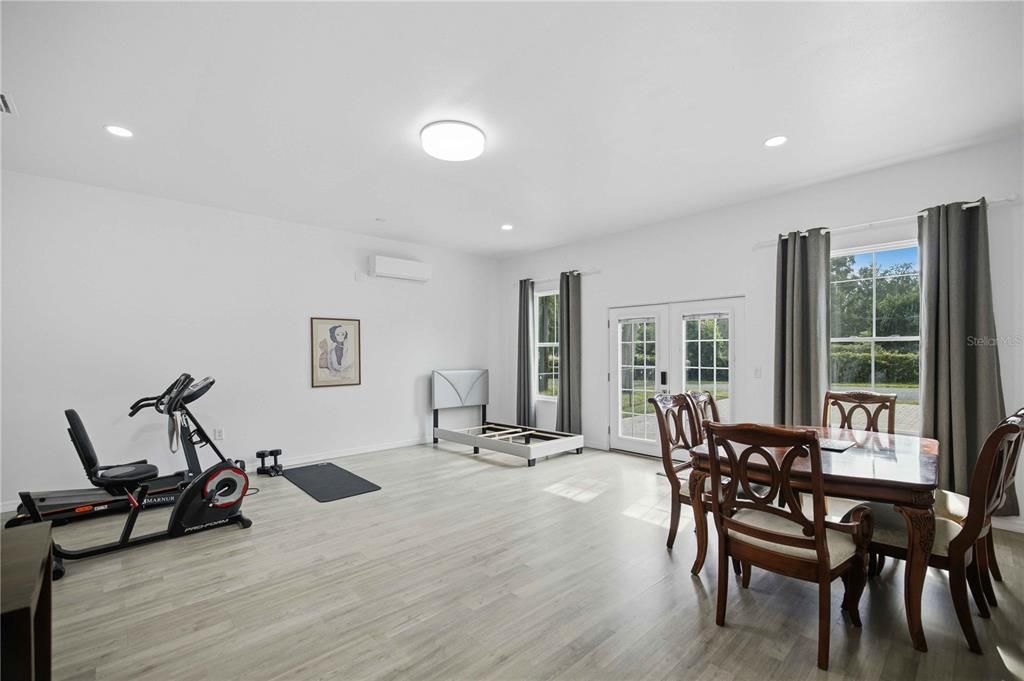 For Sale: $319,900 (3 beds, 2 baths, 2064 Square Feet)