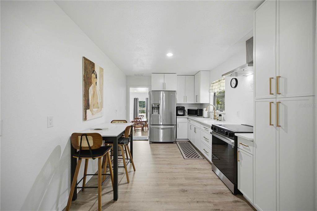 For Sale: $319,900 (3 beds, 2 baths, 2064 Square Feet)